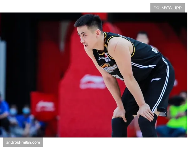 三中卫与四后卫阵型灵活切换 教练根据对手调整策略